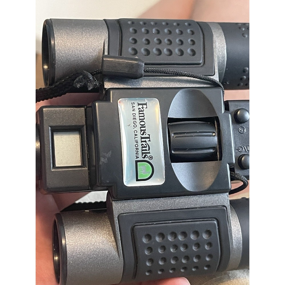 Famous Trails Bino-Camera DCB-822 8x22 Binocular & Digital Camera  , Not Working